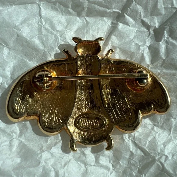 Trifari enamel Gold and Black Bee Brooch - Picture 4 of 5